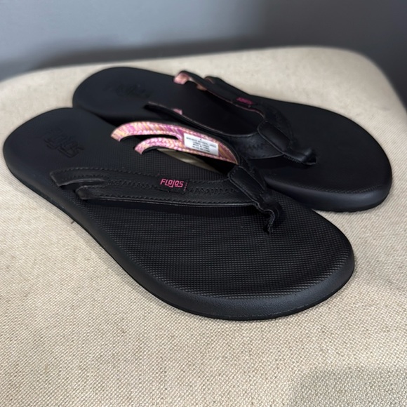 Brand New Black Flojos Flip Flops Size 8 - Picture 1 of 5